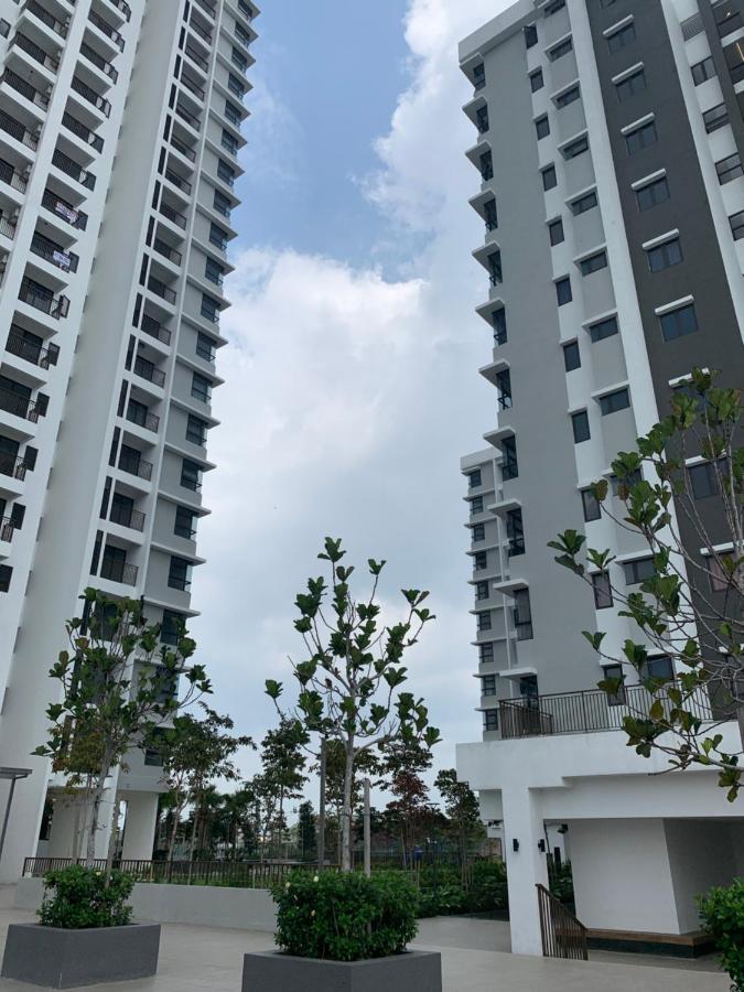 Luxstudio Tiara Imperio Bangi Buitenkant foto